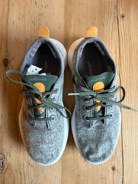 Allbirds SuperLight Wool Runner Sneakers - Women's 8 Dapple Grey (Blizzard)